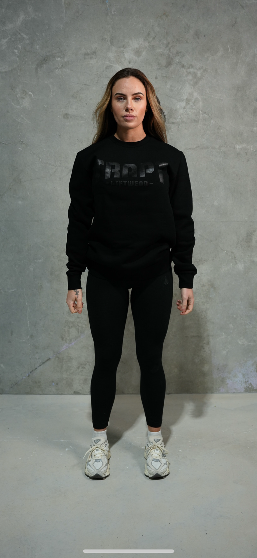 Front facing crew neck jumper TRAPT liftwear Black 