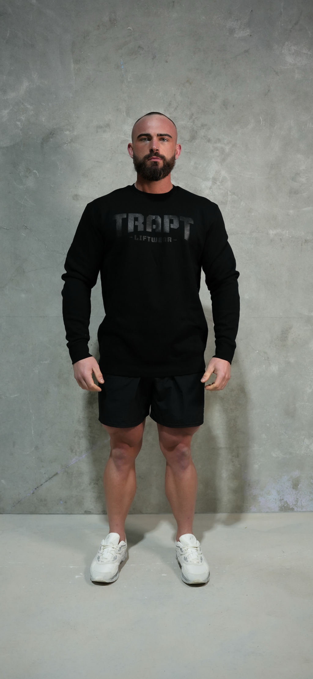 TRAPT black on black crewneck jumper 